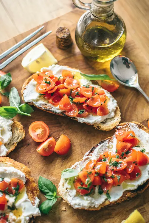 The best Alberta appetizer with fresh ingredients like tomatoes and tasty flavours like balsamic vinegar. 